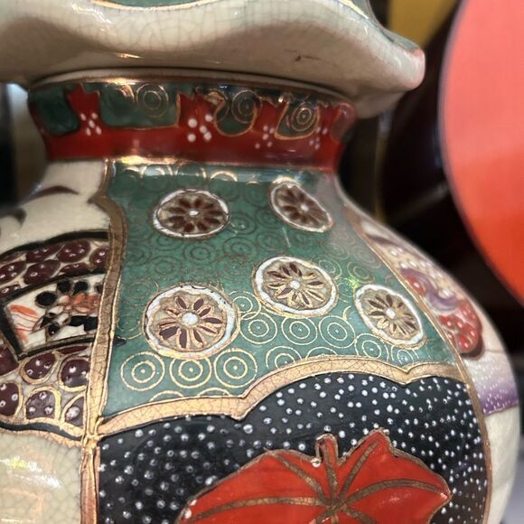 Vintage Japanese Green and white ceramic cookie jar vase with gold accents 13" - Picture 7 of 16